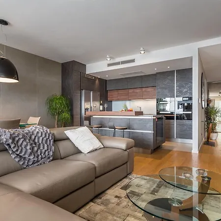 Luxury Gabriela With Pool Appartement *