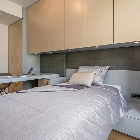 Luxury Gabriela With Pool Appartement