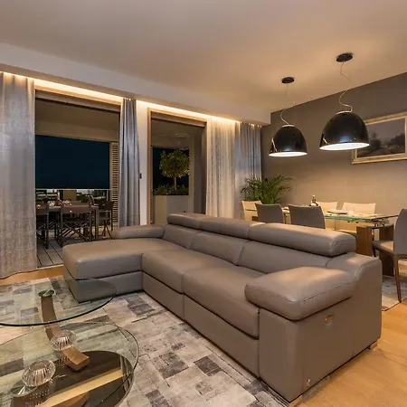 Luxury Gabriela With Pool Appartement *