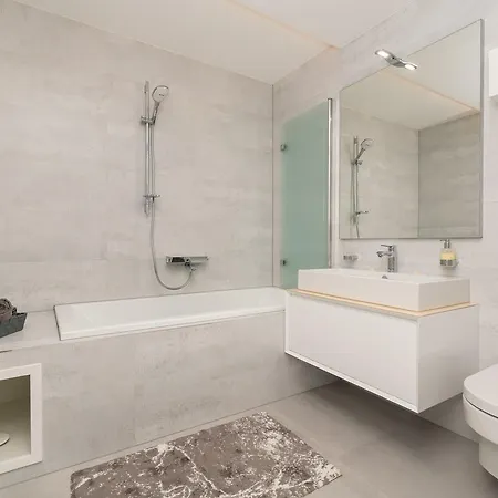 Appartement Luxury Gabriela With Pool Split